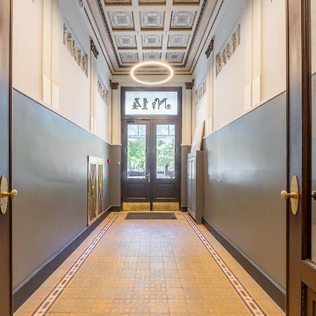 Prestigious Former Library Apartment - Perfect Location Riga Esterno foto