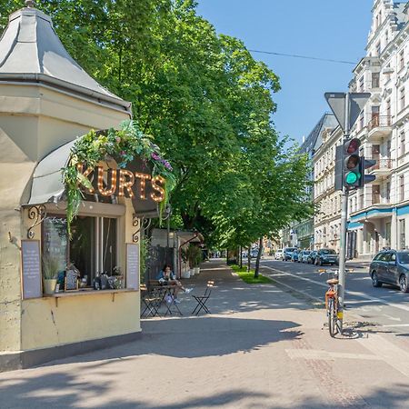 Prestigious Former Library Apartment - Perfect Location Riga Esterno foto