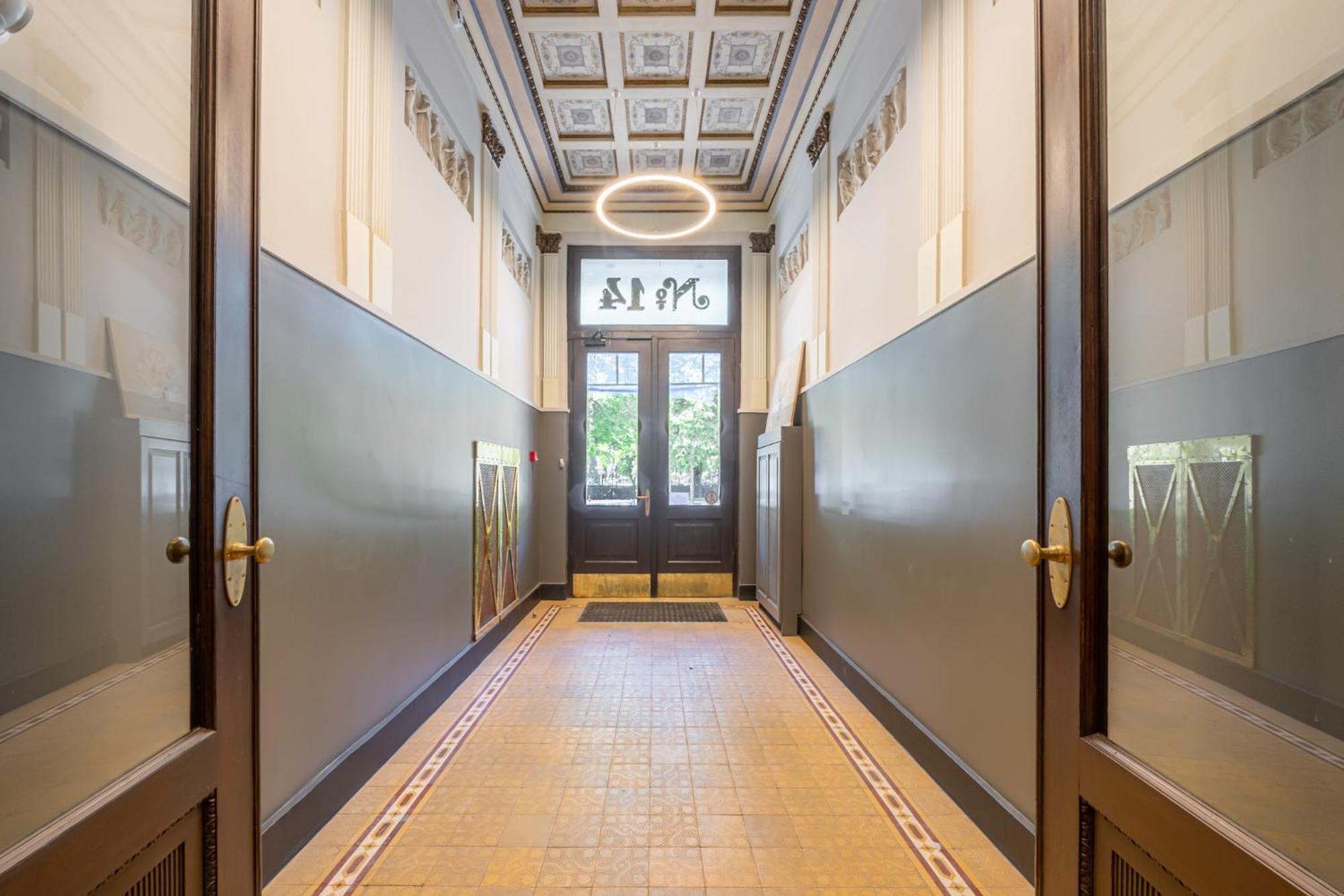 Prestigious Former Library Apartment - Perfect Location Riga Esterno foto
